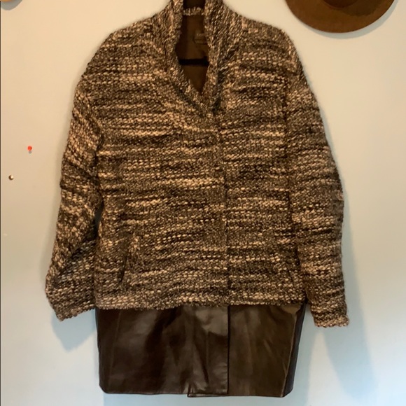 Danier winter cocoon coat sz M with leather trim - Picture 4 of 12